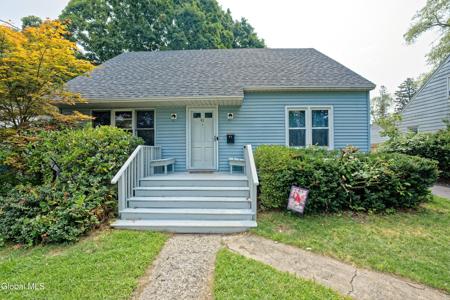 91 Pinehurst Avenue