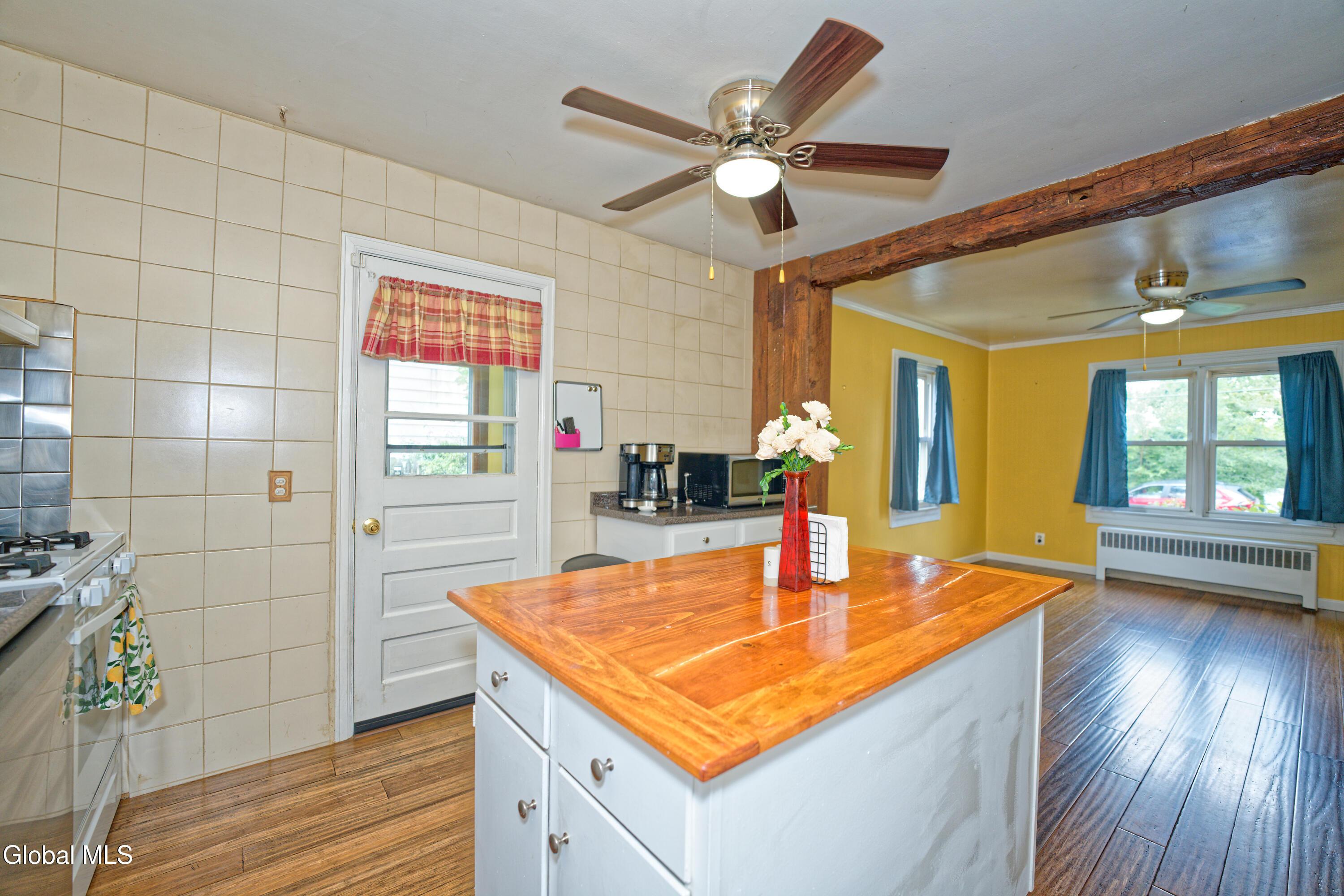 Image 4: 4 Kitchen 1