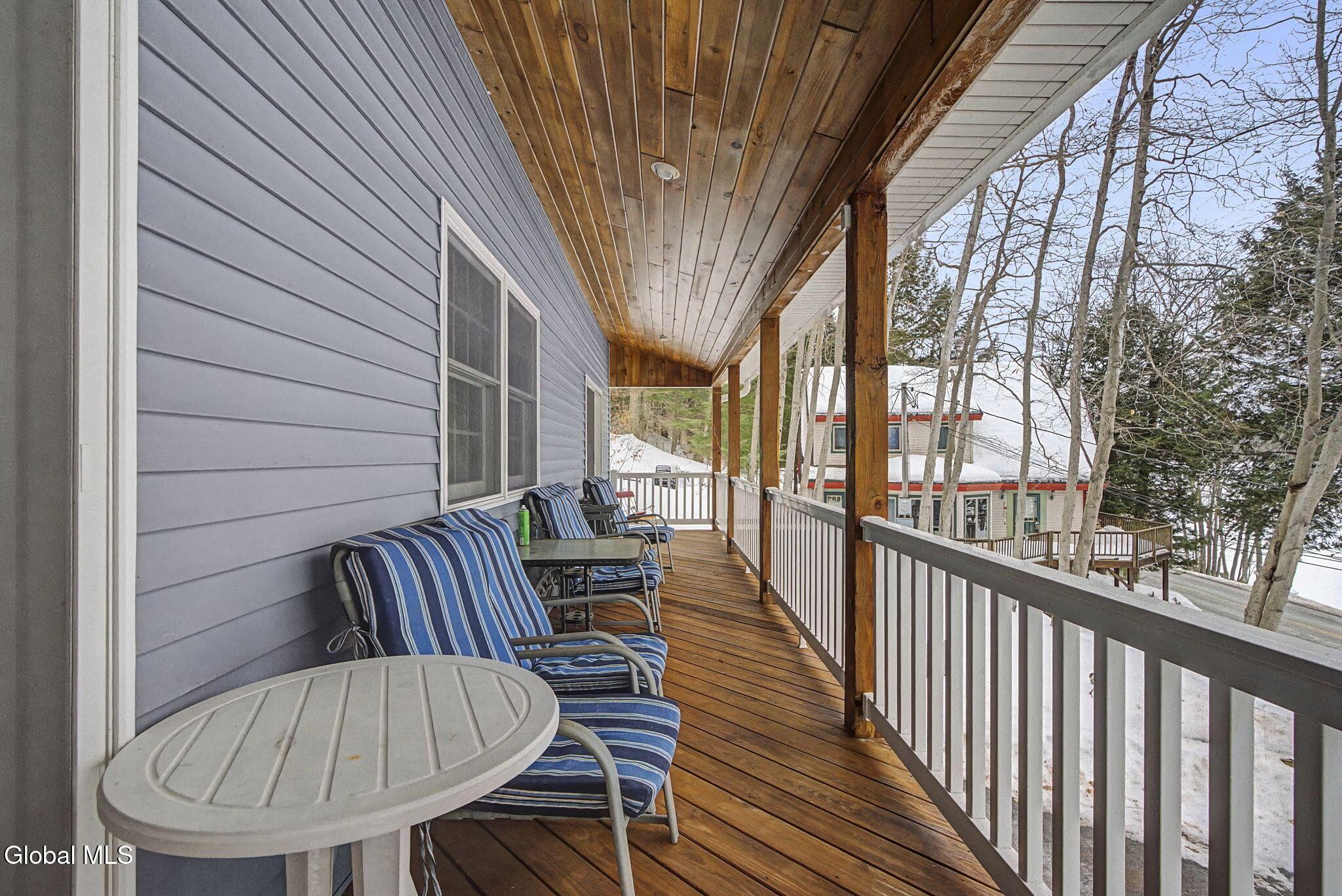 Image 2: 9-web-or-mls-2018-s-shore-rd