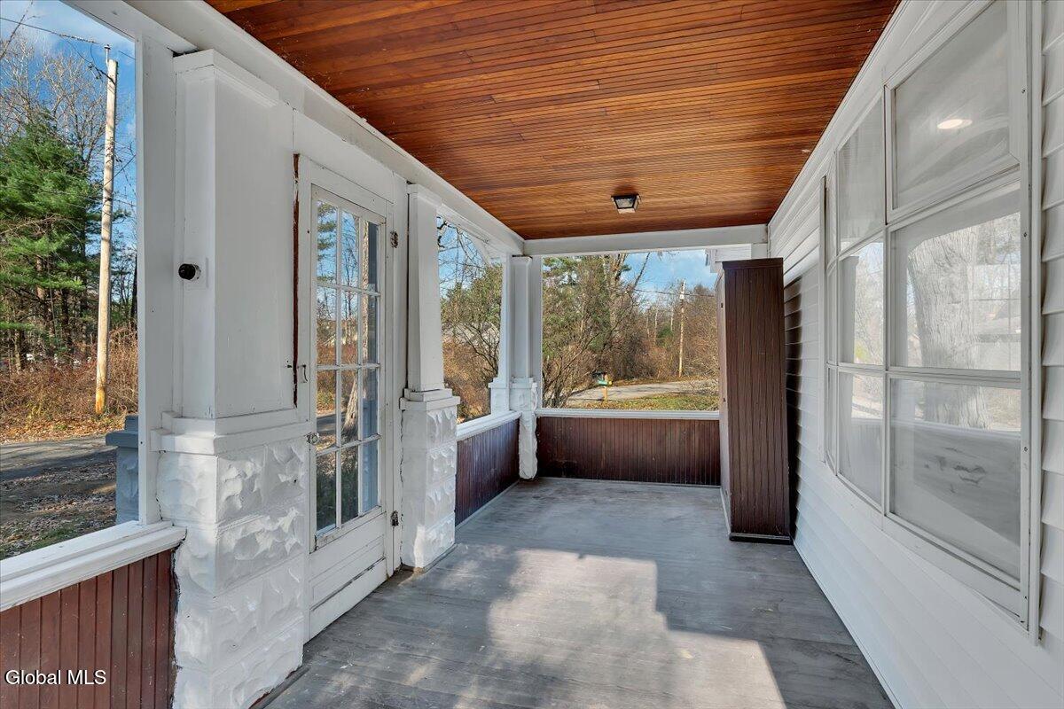 Image 2: 06-P1607740