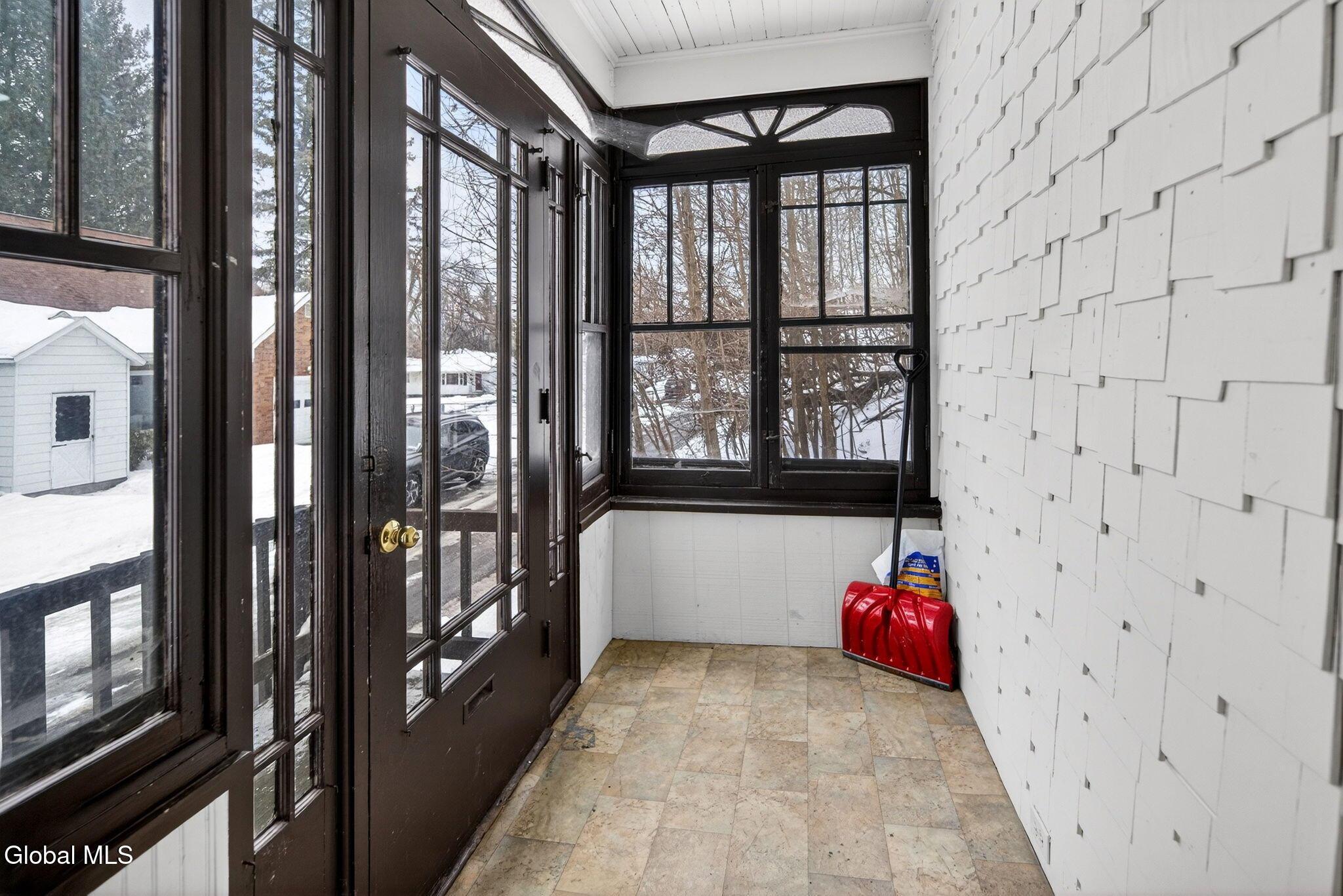 Image 2: 2-web-or-mls-002_DSC01539