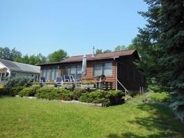 8 COTTAGE RD