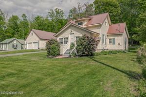 112 Shore Road S