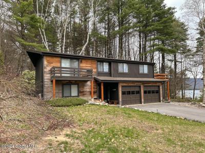 32 Carriage Hill Road