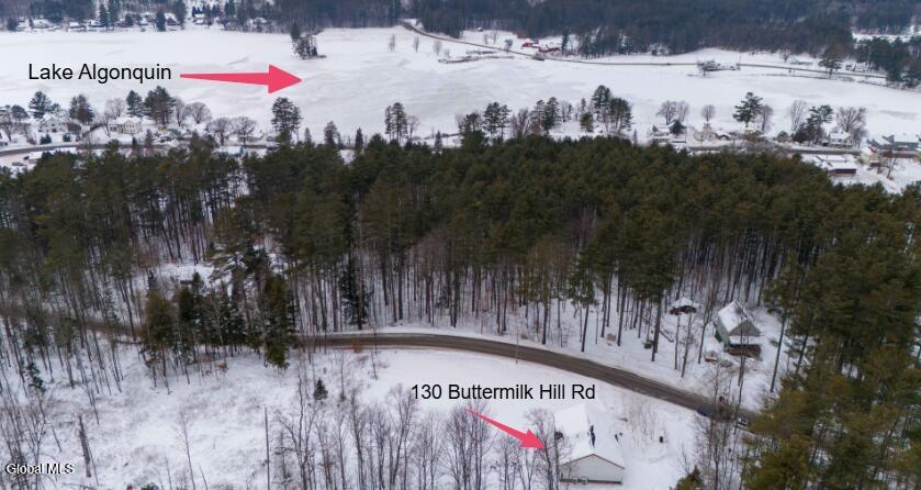 Image 3: House to lake