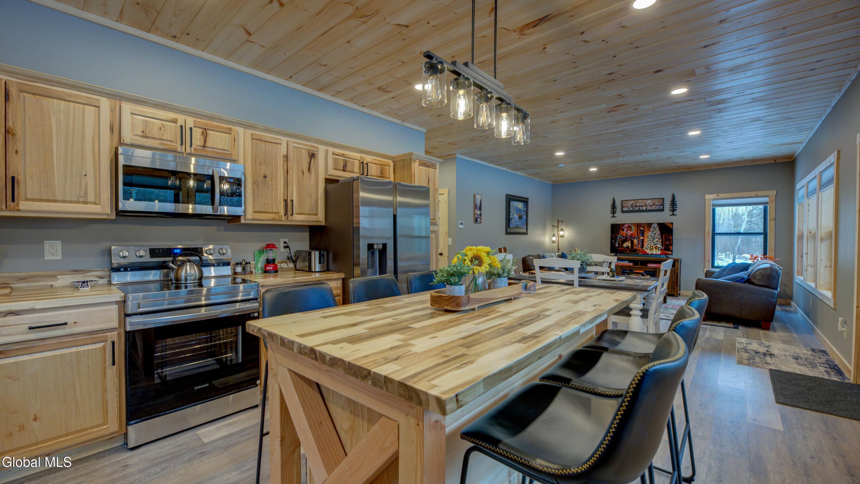 Image 4: 130 Buttermilk Hill Rd-23