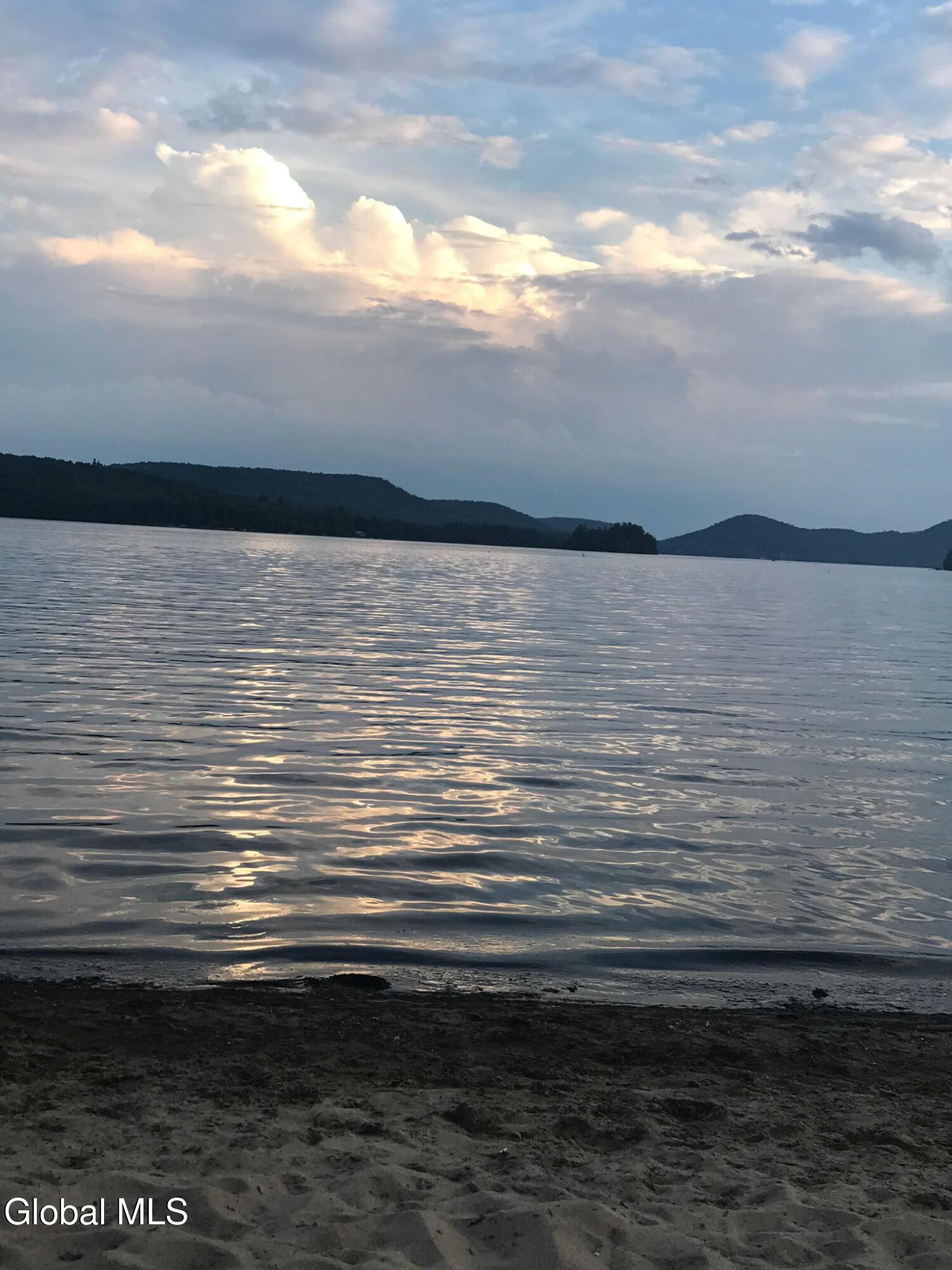 Image 3: Lake Access