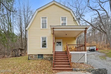 8121 Lakeshore Drive