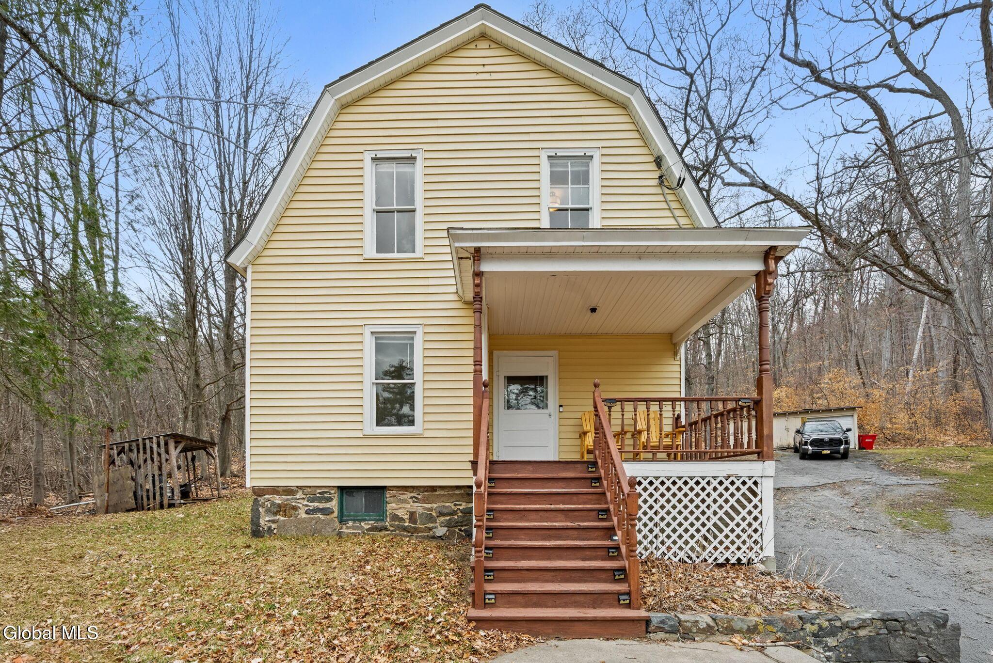 Image 1: 42-web-or-mls-8121-lake-shore-dr