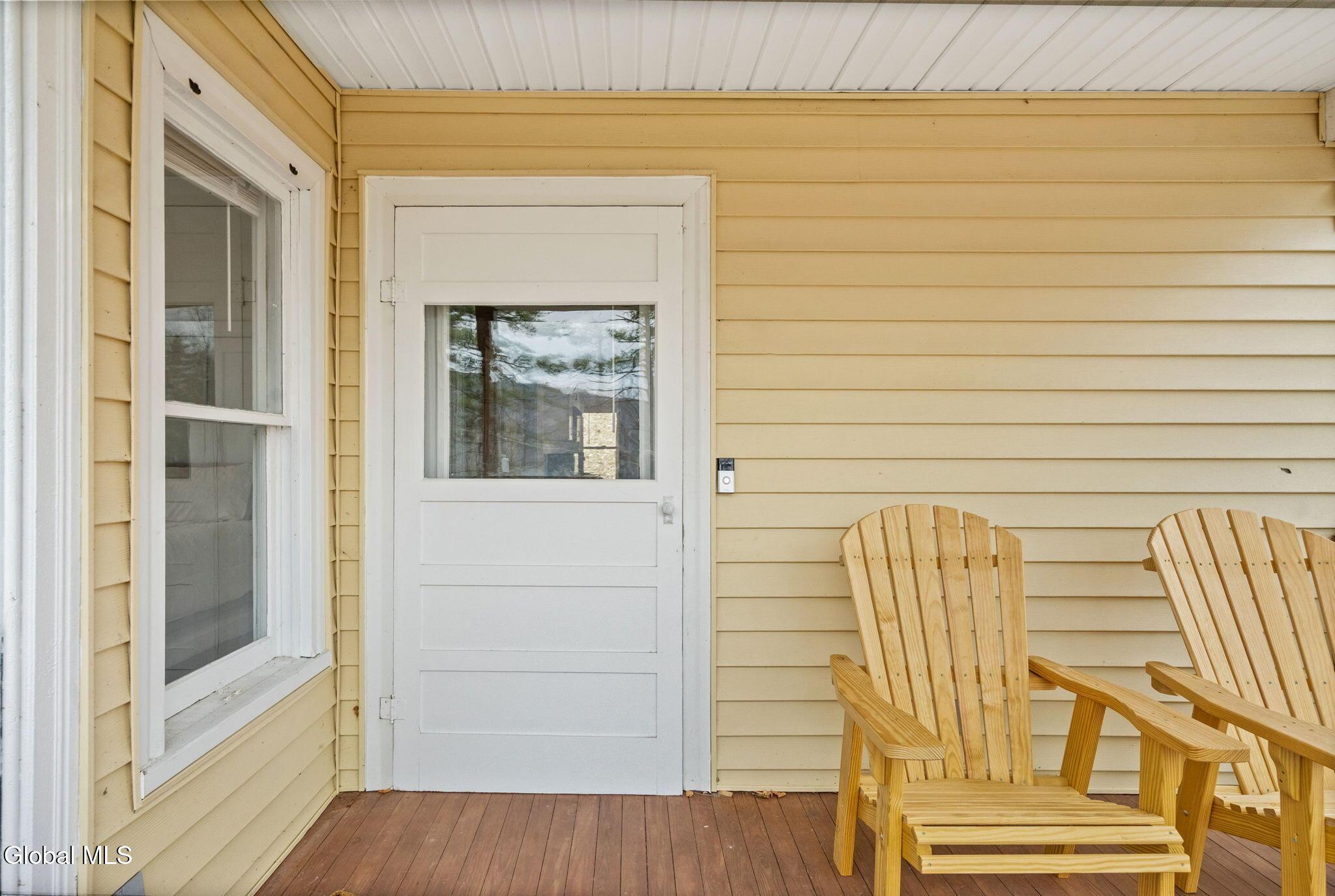 Image 2: 41-web-or-mls-8121-lake-shore-dr