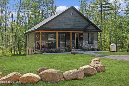 19 Forest Road