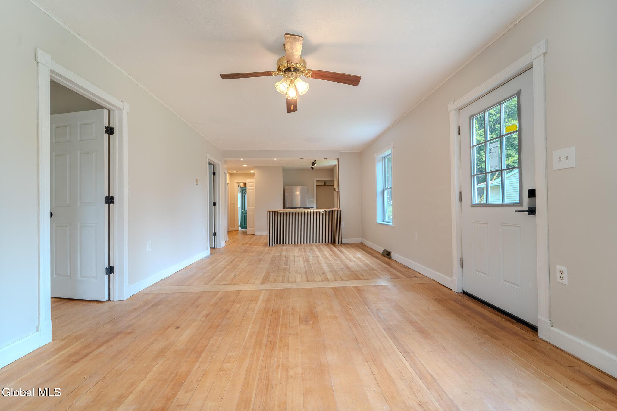 Image 3: MIG01387-HDR