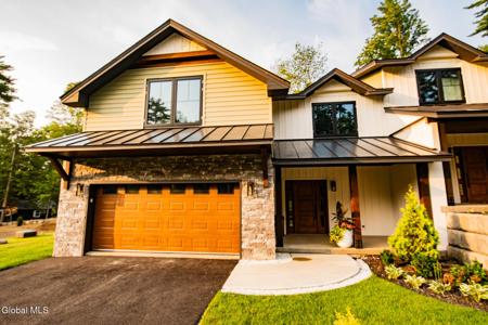 3259 Lake Shore Drive