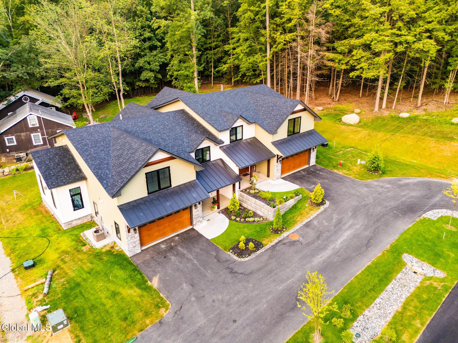 Image 3: DJI_20250808062405_0661_D