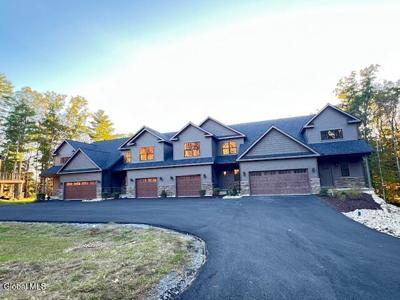 24 Hill Crest Lane
