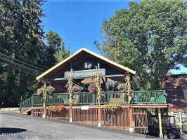 3210 LAKESHORE DR
