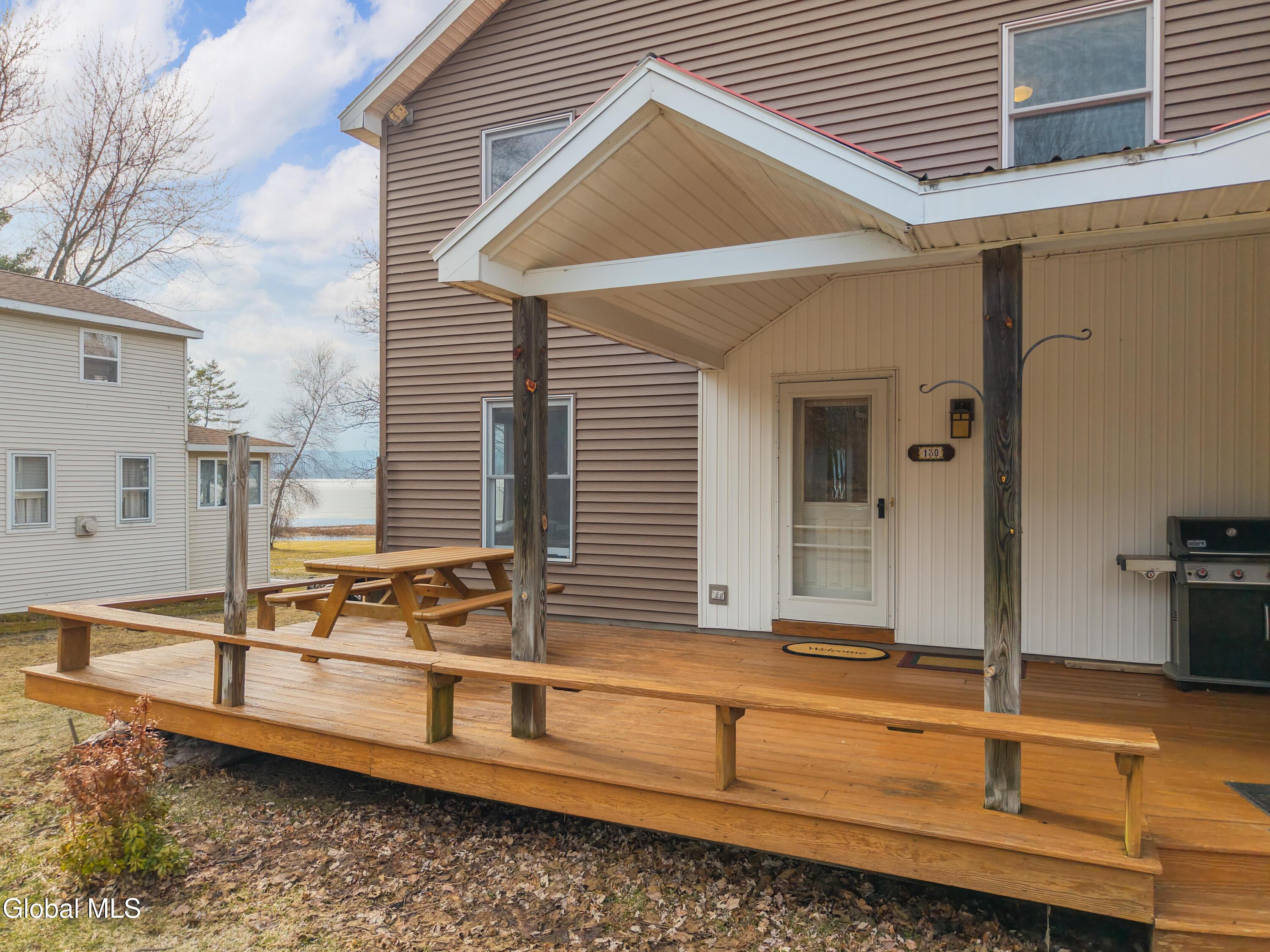 Image 3: 6-130VanAllenLn_06