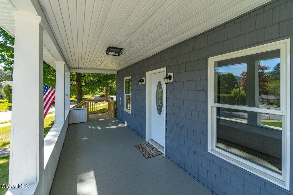 Image 4: 75 McGillis Ave-7