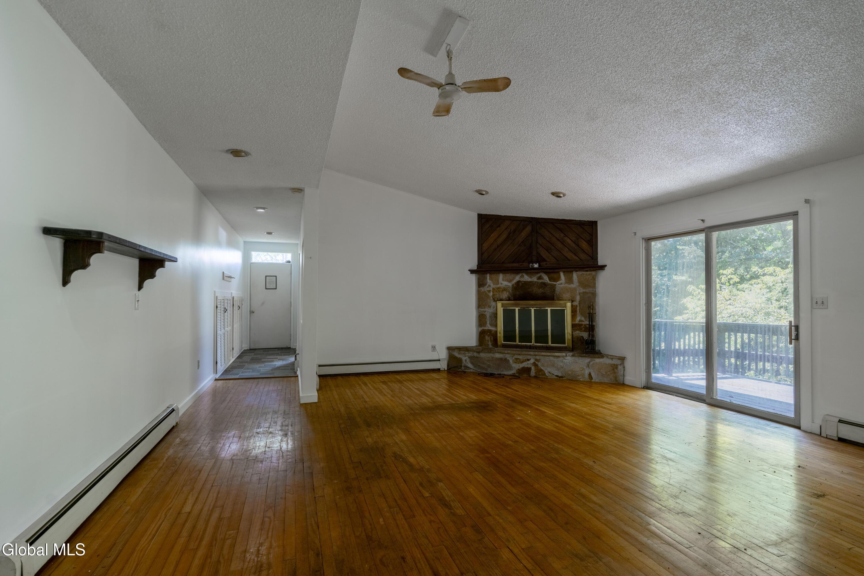 Image 3: 4B High Pines-5