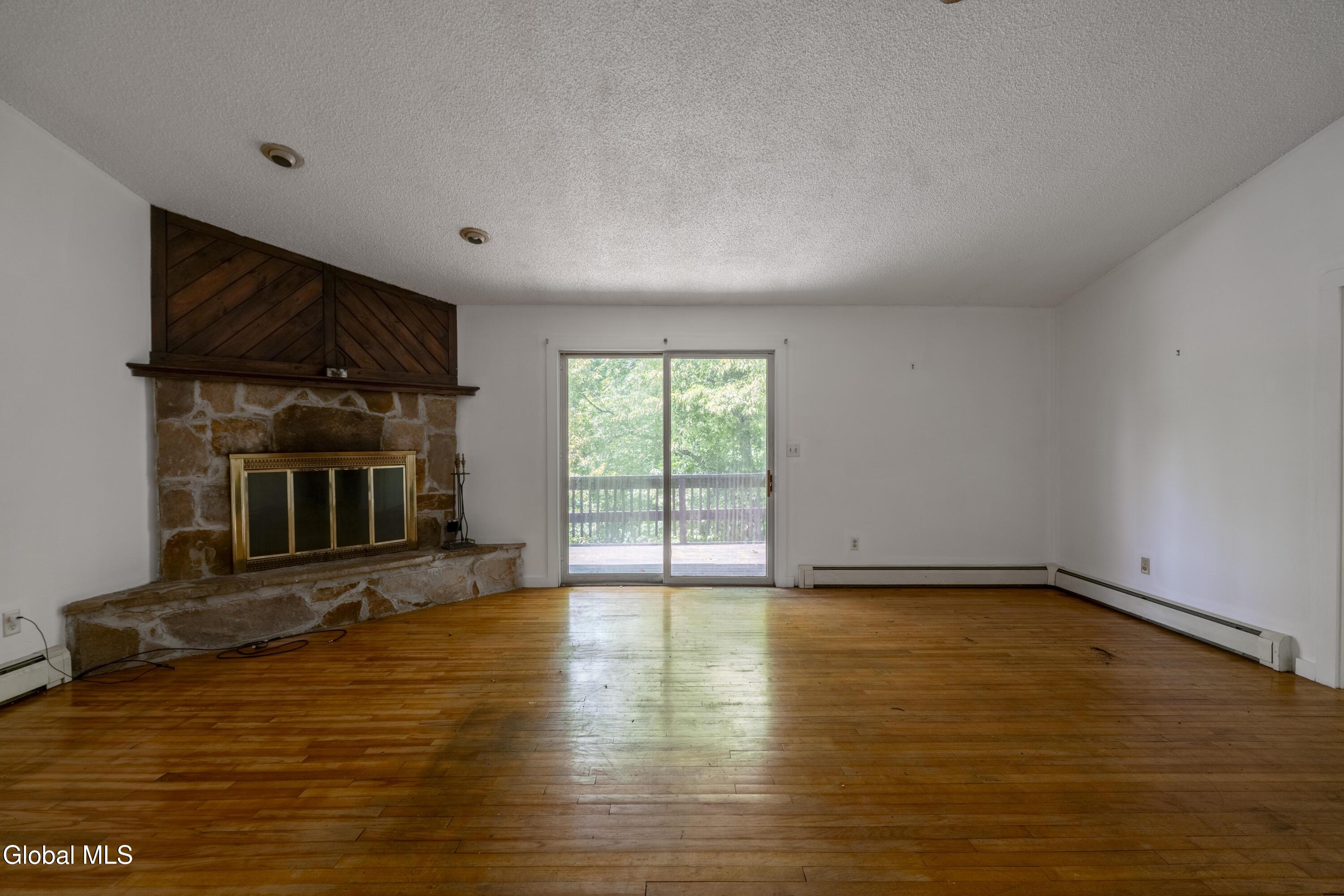 Image 4: 4B High Pines-6