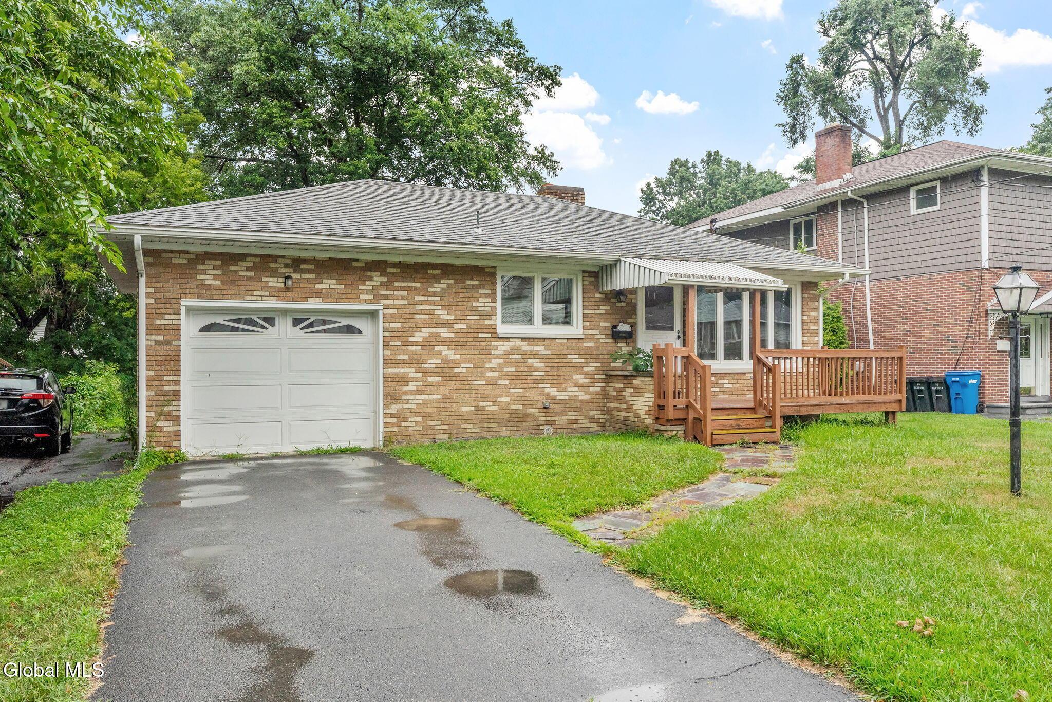 Image 2: 2-web-or-mls-92-daytona-ave