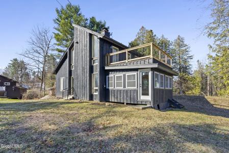 27 Honeysuckle Lane