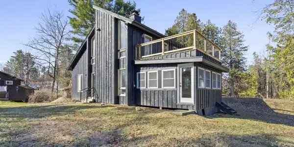 27 Honeysuckle Lane
