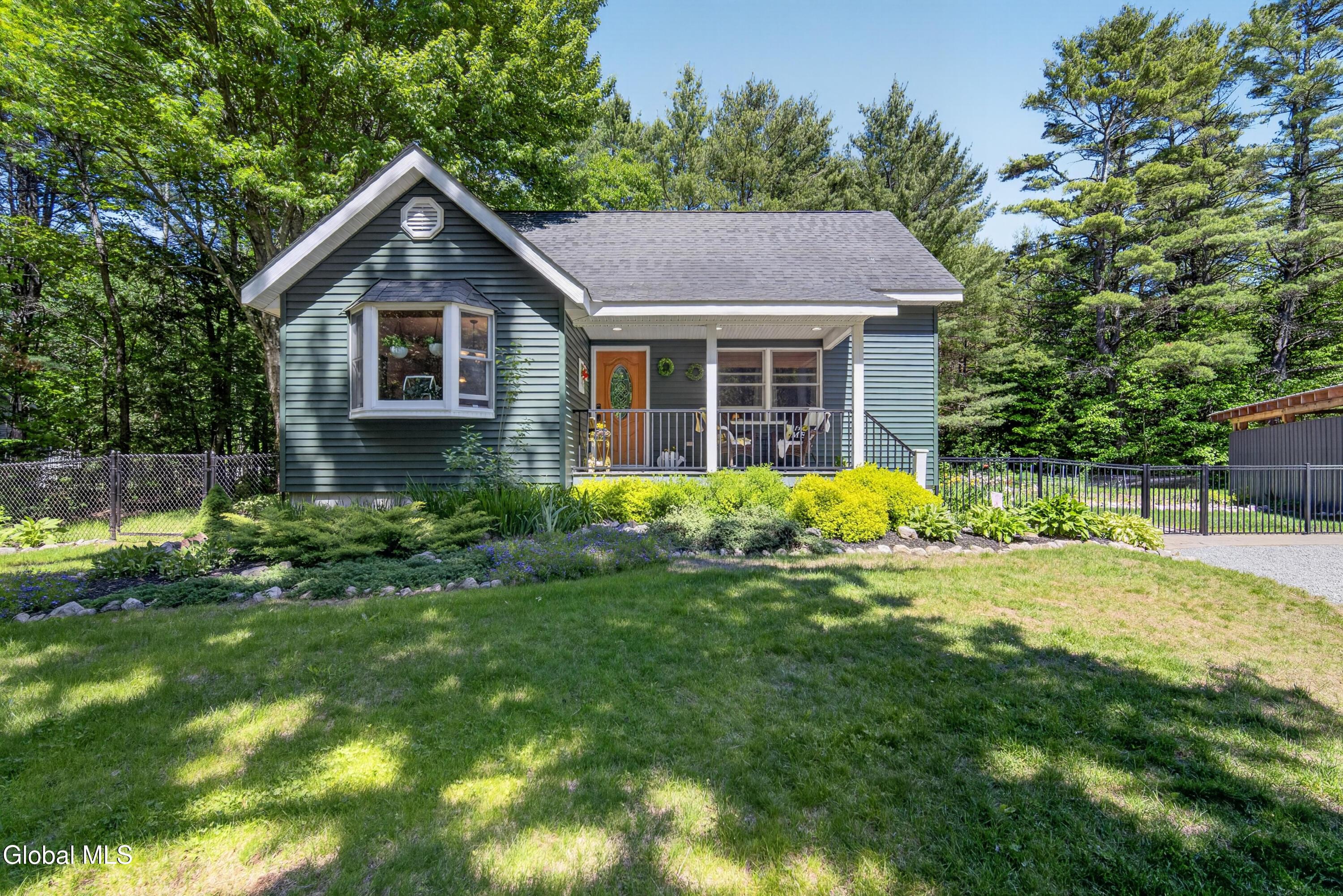 Image 2: 30-8 HEMLOCK DR-31