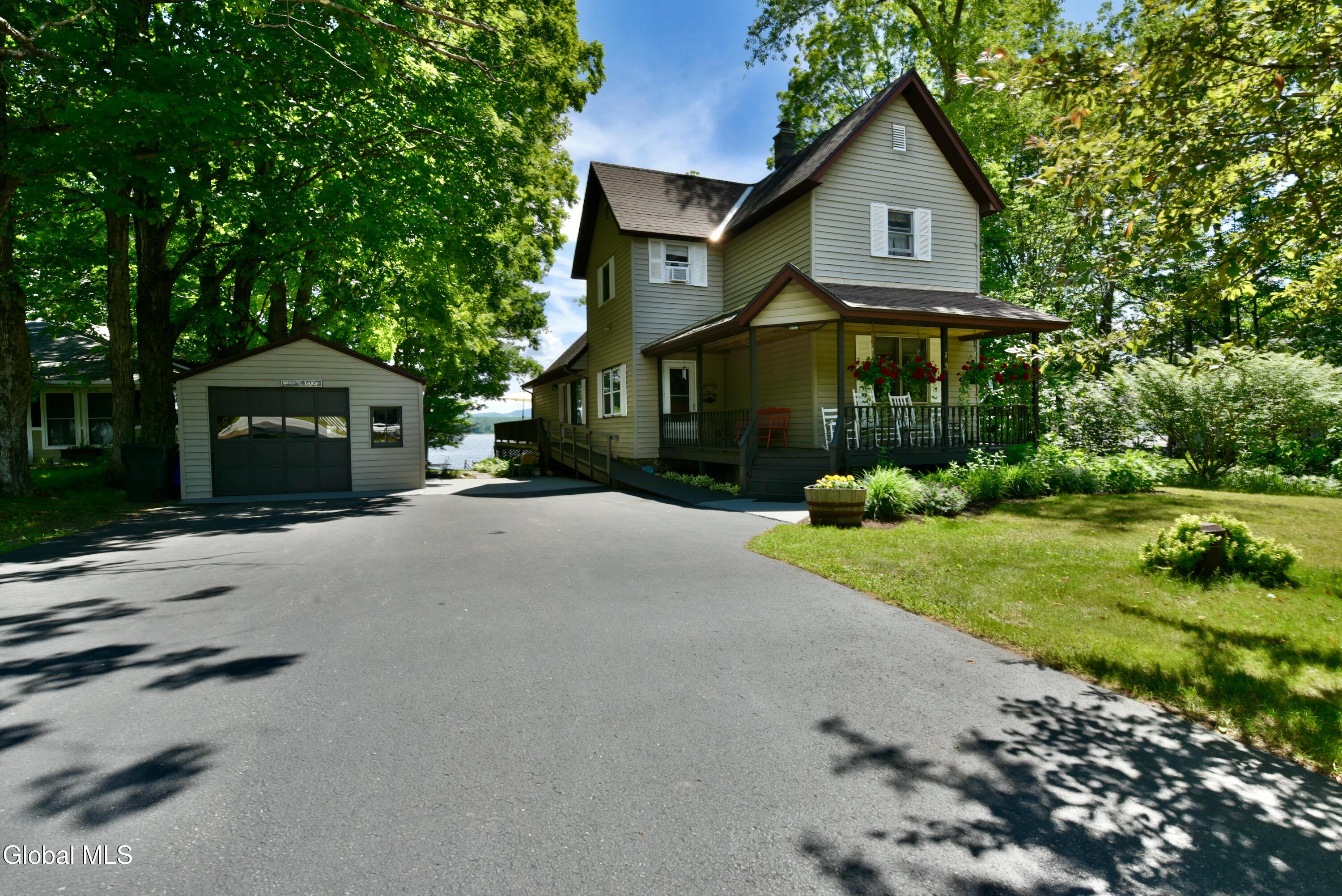 Image 4: 4