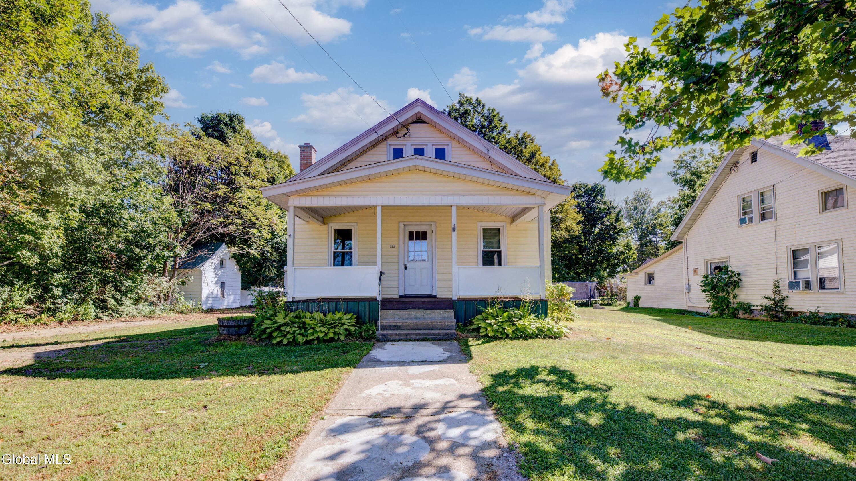 Image 1: 212 S 3rd St-45