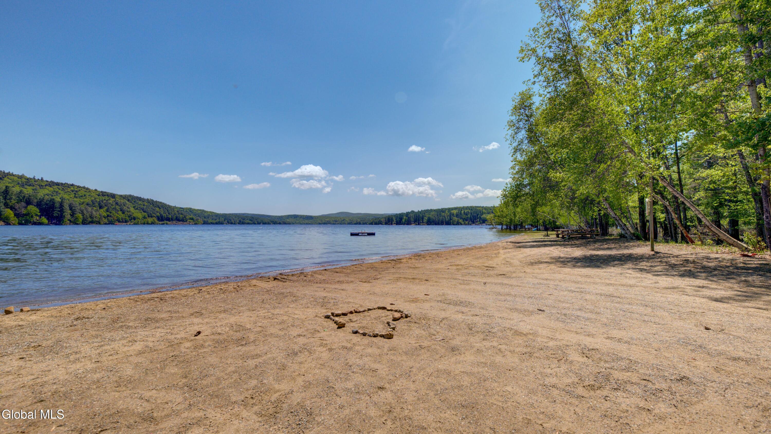 Image 2: 1649 N Shore Rd-41