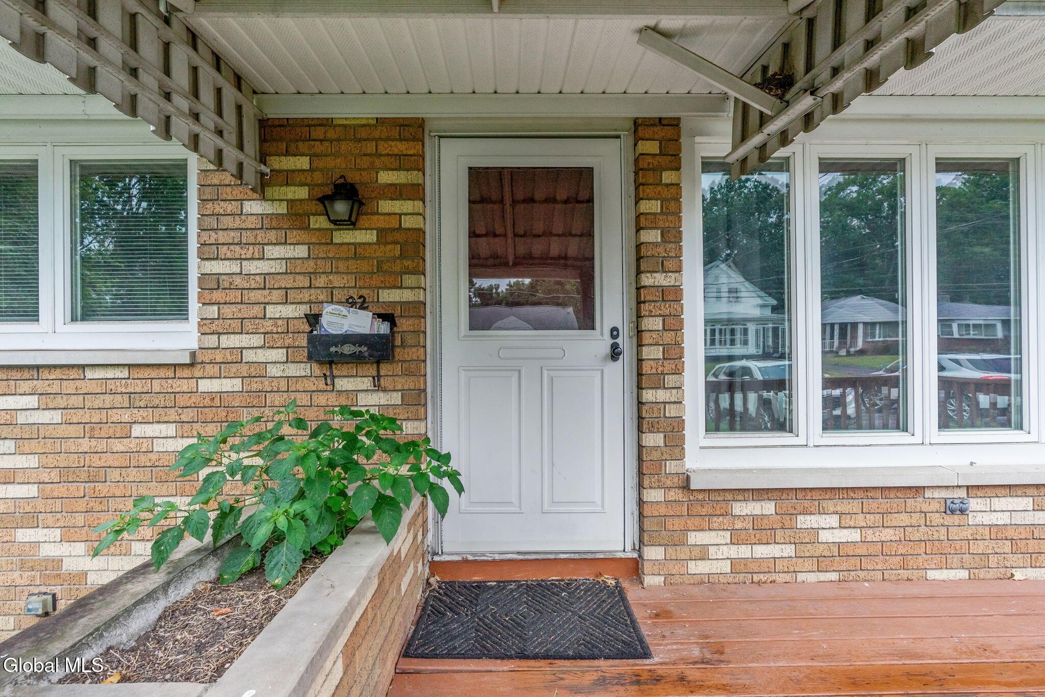 Image 4: 5-web-or-mls-92-daytona-ave