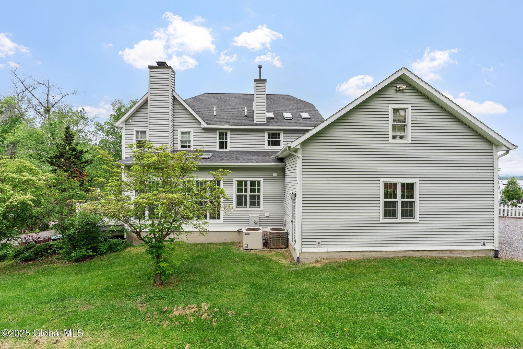 Image 4: 6-web-or-mls-736-ny-9p