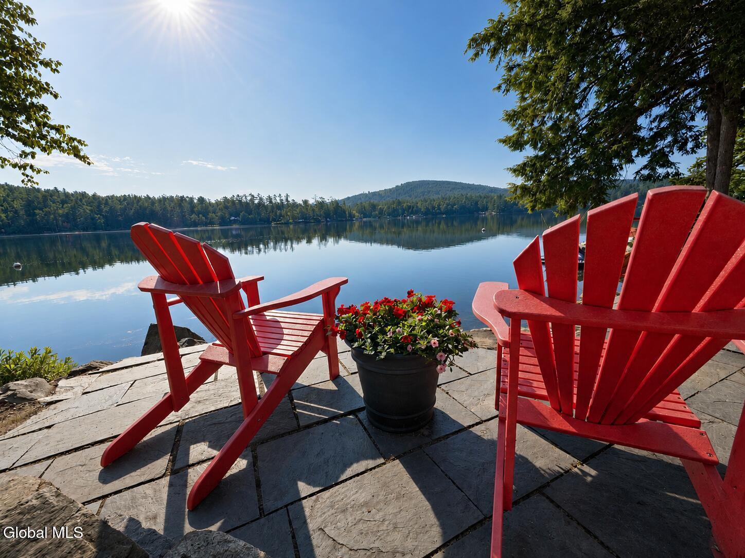Image 4: Lakefront View from waterfront deck