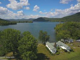 306 Black Point Road