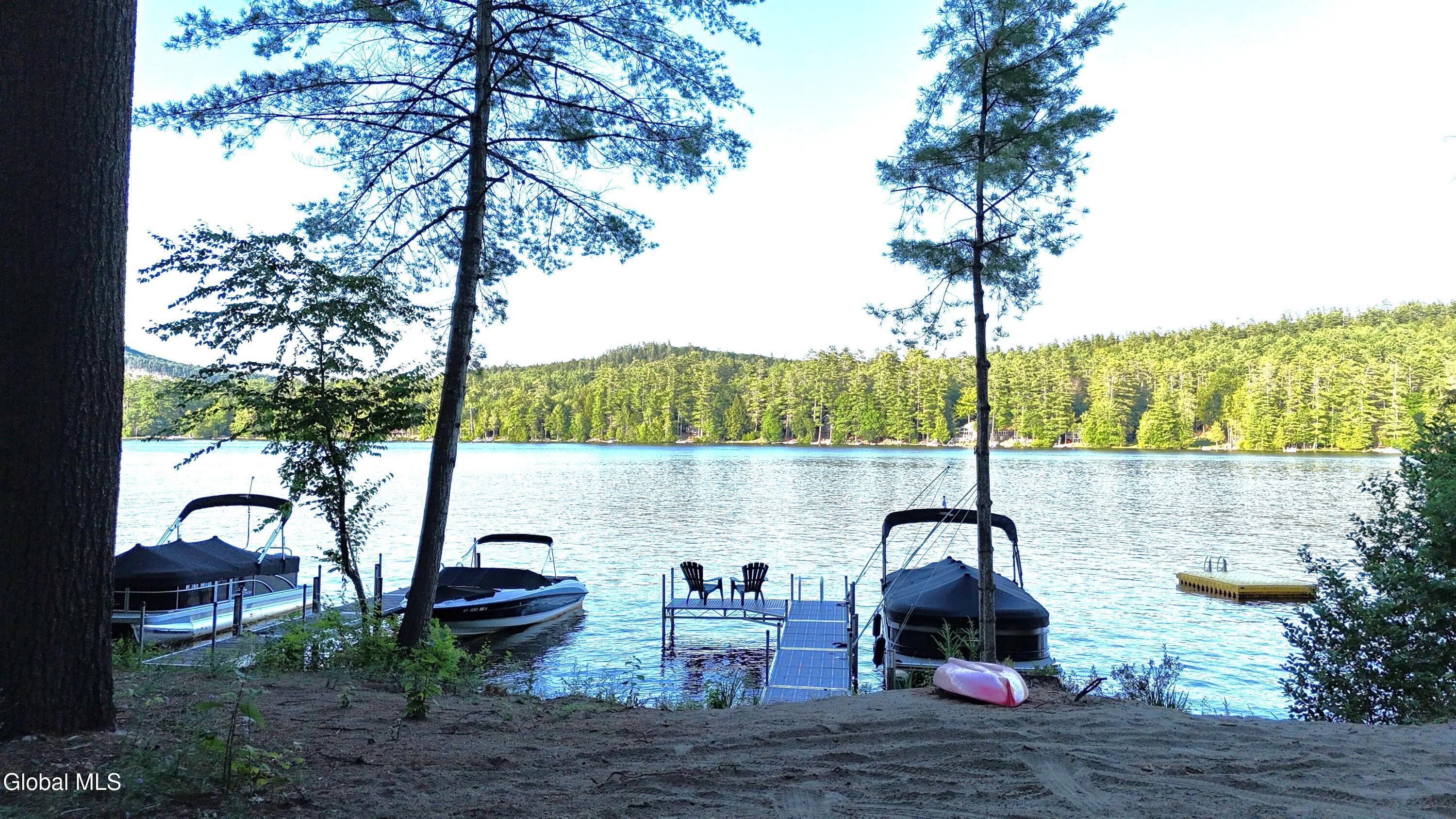 Image 4: Lake View Association Beach 2 pic 4