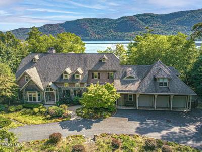 7938 Lakeshore Drive
