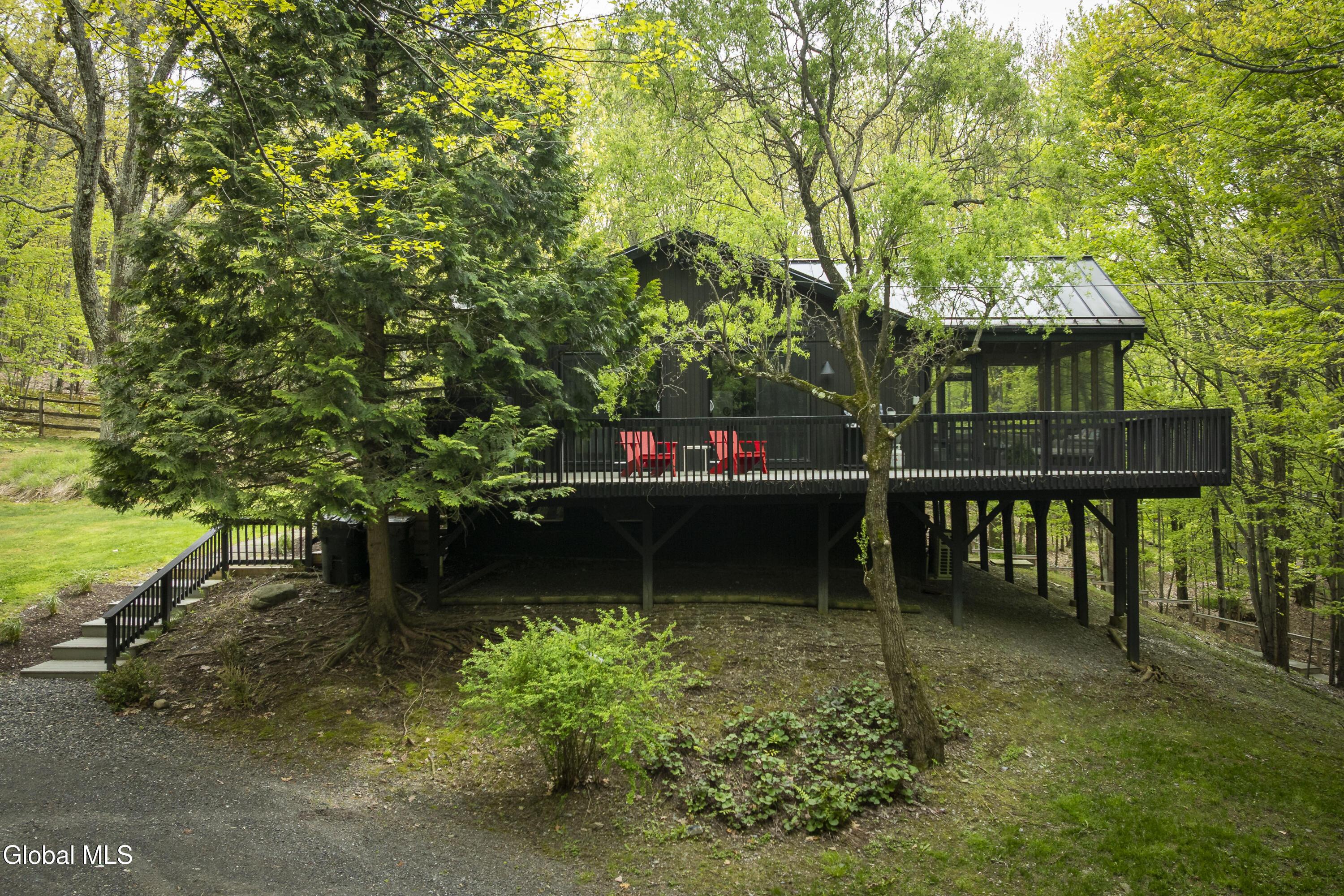 Image 1: 1