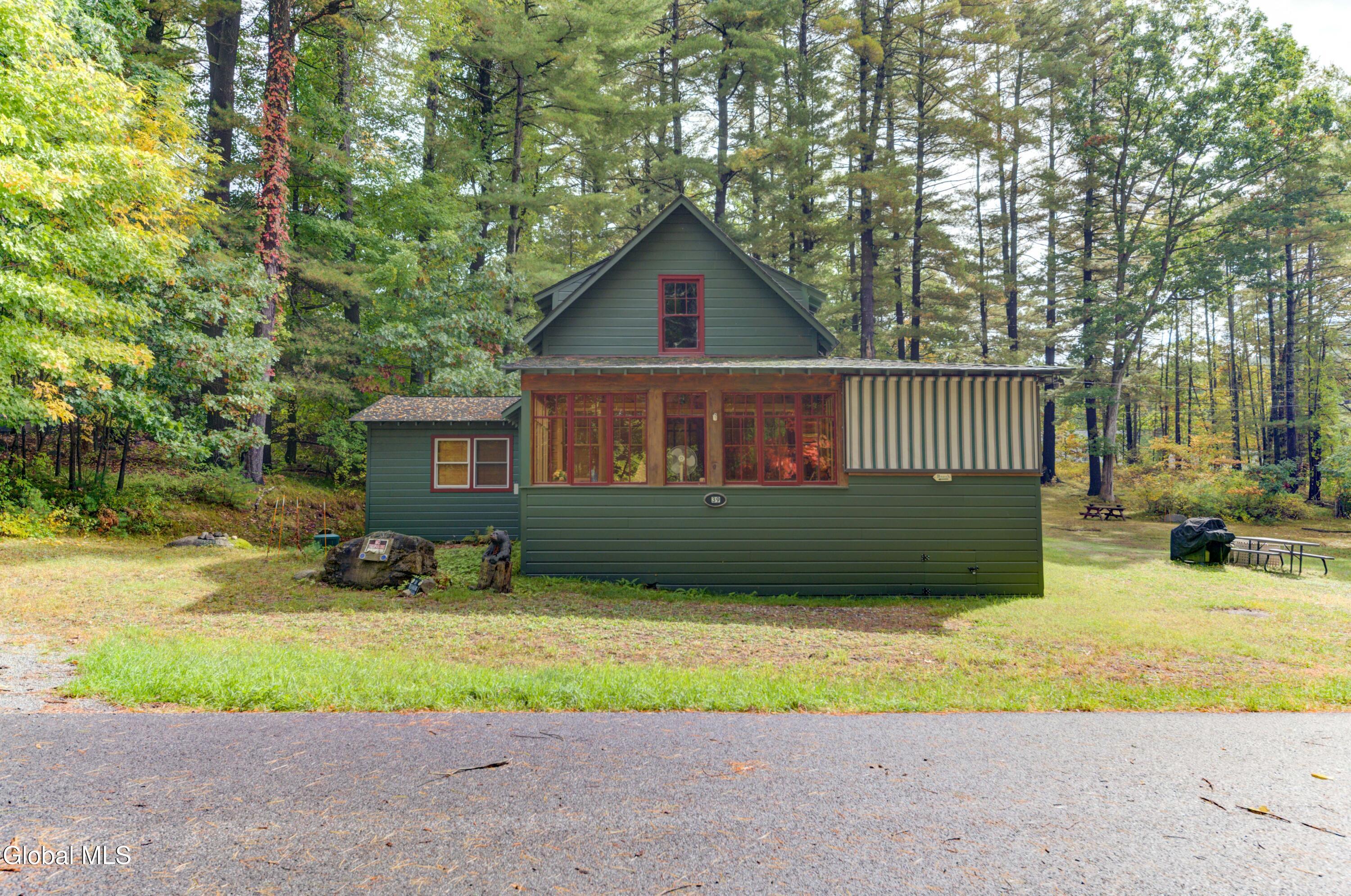 Image 3: 39 Cedar Ln-1
