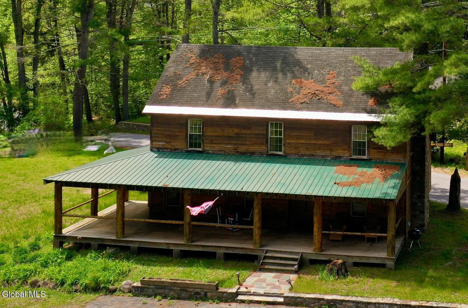 Image 3: COWBOY LODGE a