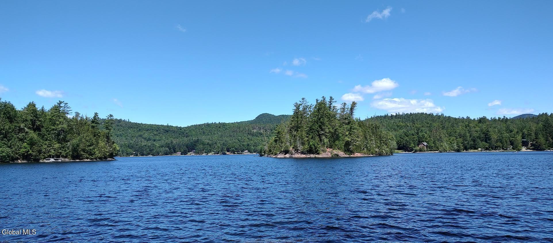 Image 1: Cove pt. Crawford Island, North Shore
