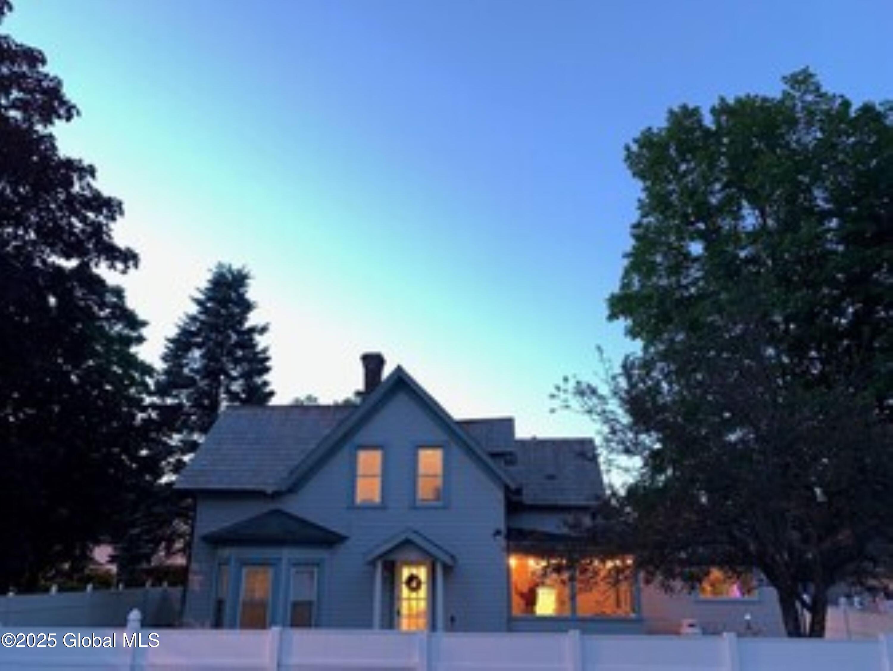 Image 2: 8 Stewart - House (night)