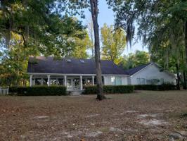 103 West Lakeview Dr
