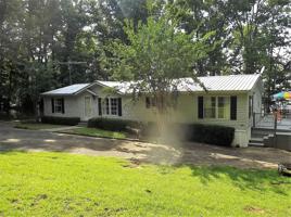 146 Lakeview Drive