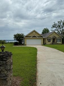 51 Lakeview Drive