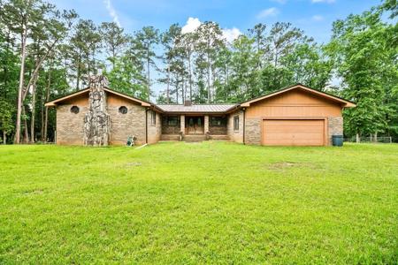 169 White Road