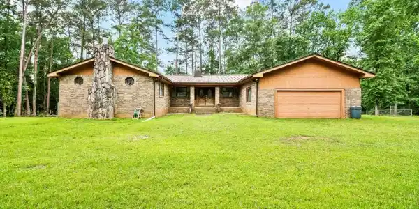 169 White Road