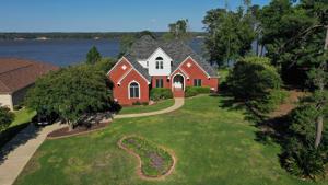 110 ROBERT E. LEE WAY