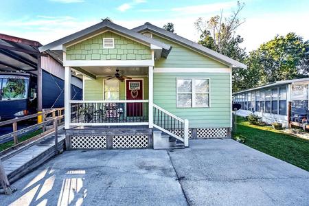 97 Sandy Lane