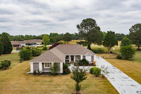 111 Canterbury Dr